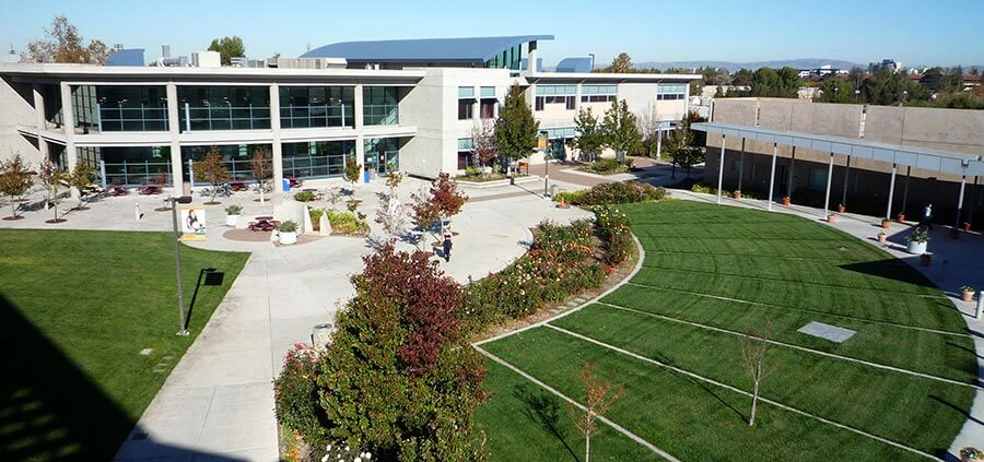Located within Silicon Valley's "Golden Triangle" business district. Image source: http://bit.ly/1OZihJ0