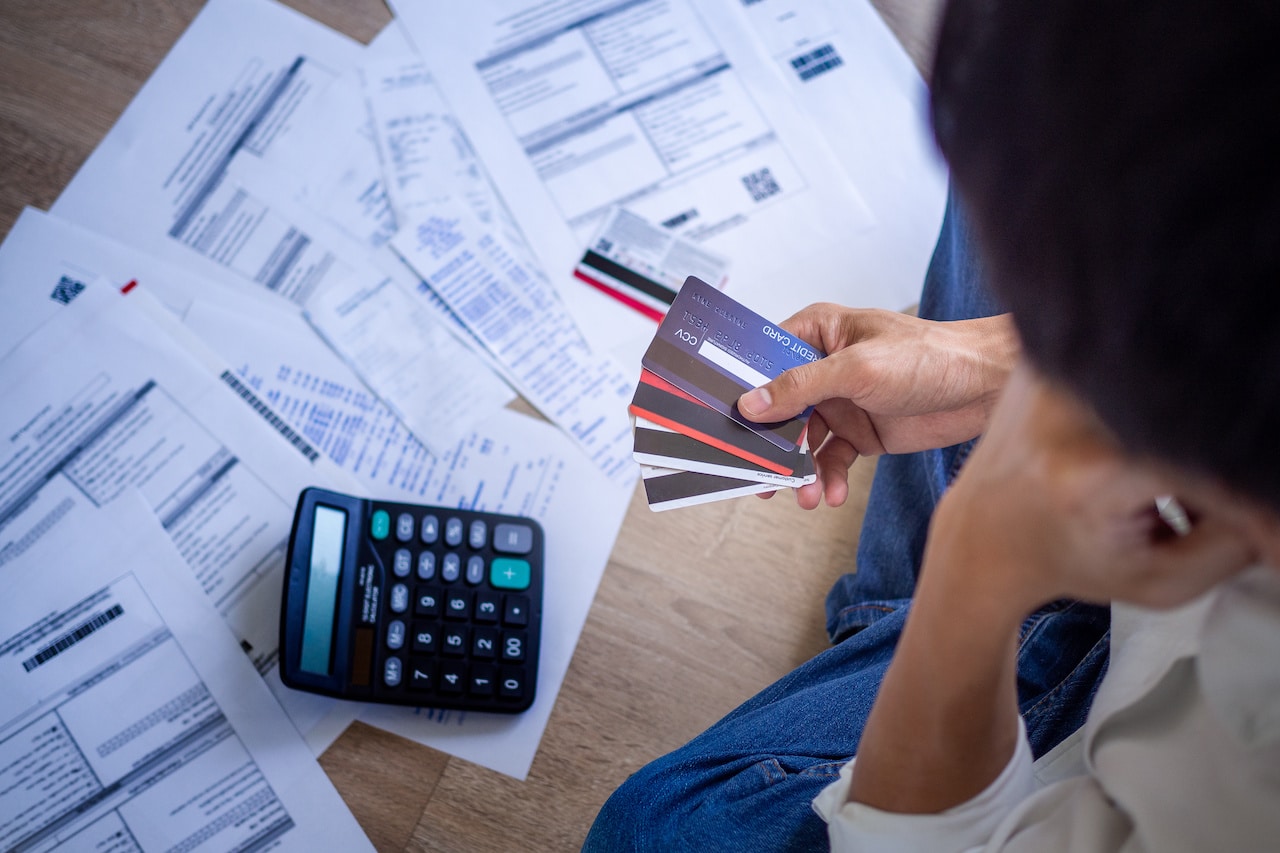 Learn About Credit and How to Avoid Credit Card Debt